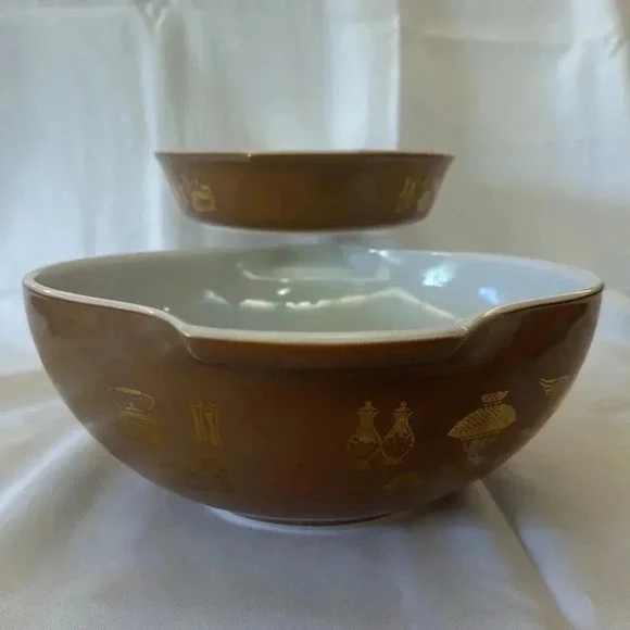 Pyrex EARLY AMERICAN 4 Qt. 444 Cinderella Bowl Brown & Gold Design & 1.5 Qt Dish - Picture 2 of 10